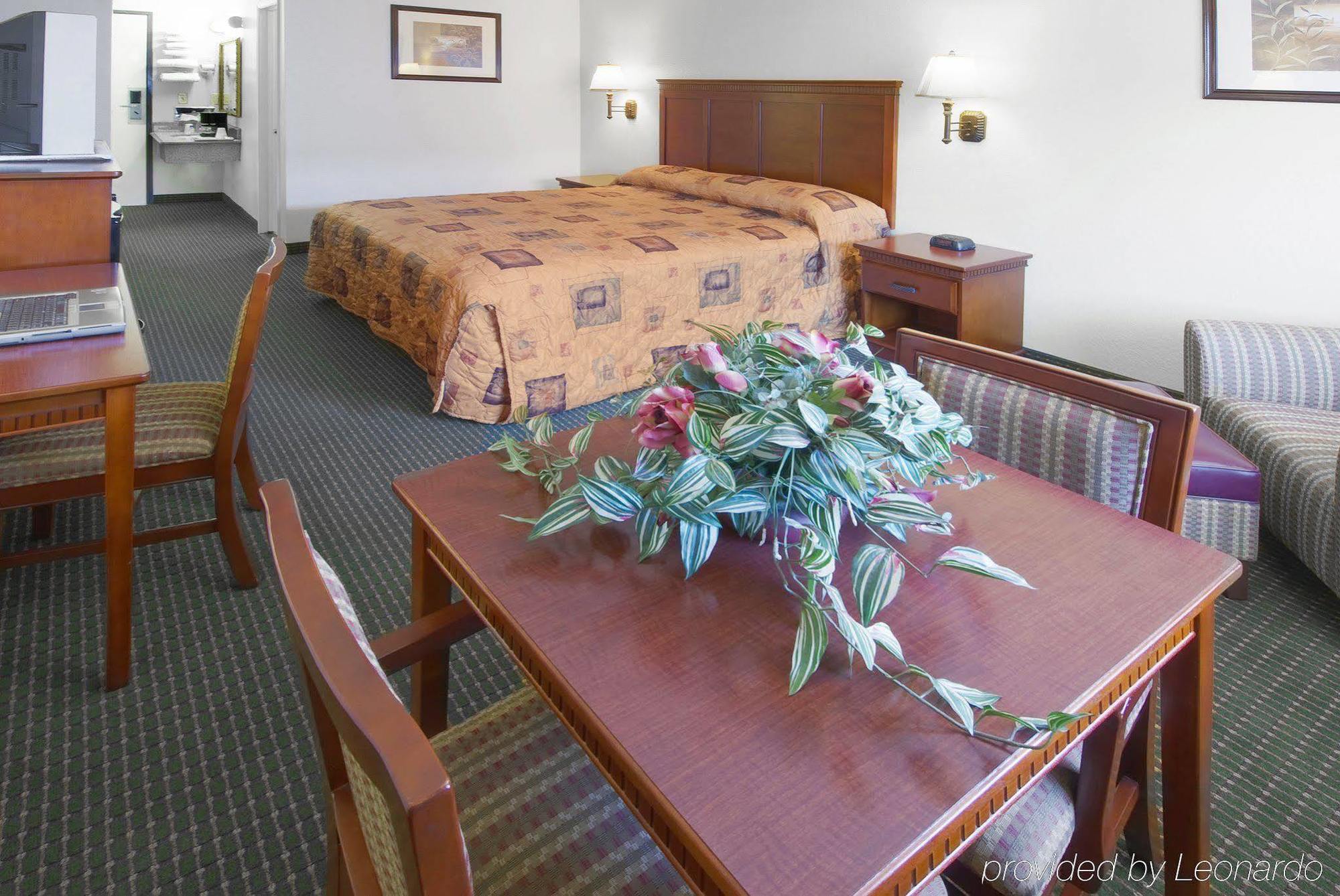Americas Best Value Inn&Suites-East Bakersfield Habitación foto